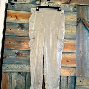 Moss green silky cargo pants- 2 large front Parker’s and side pockets-